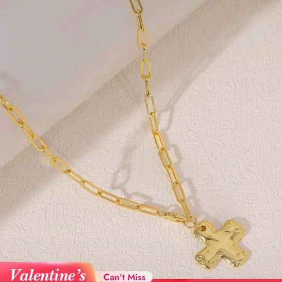 Gold Cross Pendant Necklace Elegant - Picture 4 of 4